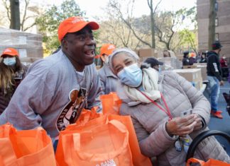 Tracy Morgan Returns to Brooklyn for Food Give-Away