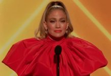 Jennifer Lopez Accepts Icon Award at 2020 E! People’s Choice Awards