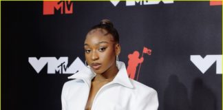 Normani Pays Tribute to Several Pop-R&B Icons in Show-Stopping VMA Performance